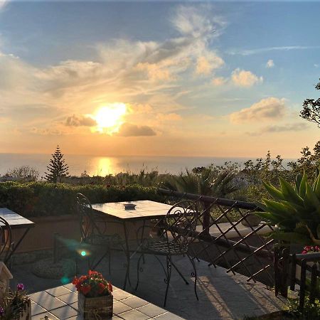 La Terrazzina Sul Tramonto Bed & Breakfast Forio  Luaran gambar