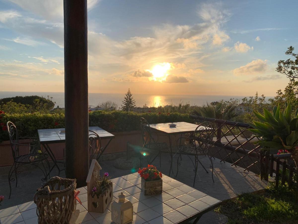 La Terrazzina Sul Tramonto Bed & Breakfast Forio  Luaran gambar